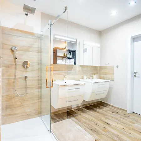 Apartamento Penthouse Centrum Jacuzzi&view, Free Parking