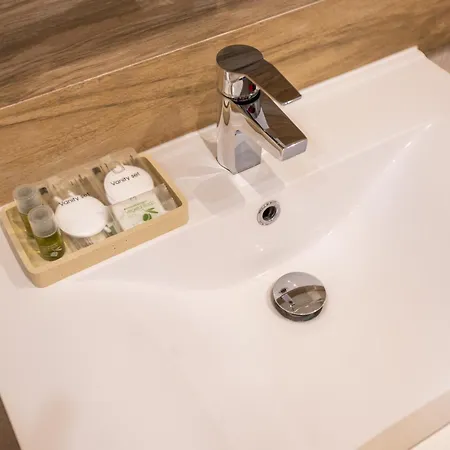 Penthouse Centrum Jacuzzi&view, Free Parking * Nitra