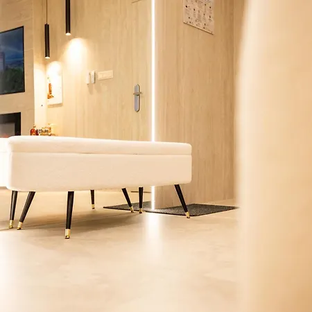 Penthouse Centrum Jacuzzi&view, Free Parking Nitra