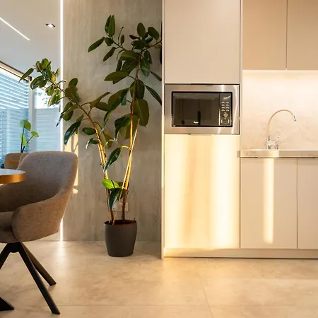 Penthouse Centrum Jacuzzi&view, Free Parking * Nitra