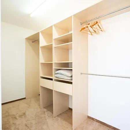 Penthouse Centrum Jacuzzi&view, Free Parking * Nitra