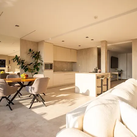 Apartamento Penthouse Centrum Jacuzzi&view, Free Parking Nitra