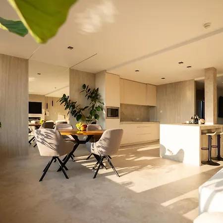 Penthouse Centrum Jacuzzi&view, Free Parking *