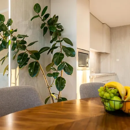 Penthouse Centrum Jacuzzi&view, Free Parking * Nitra
