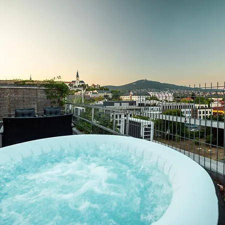 Penthouse Centrum Jacuzzi&view, Free Parking *