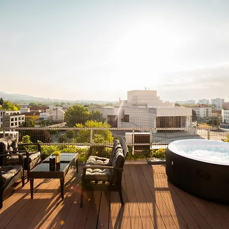 Penthouse Centrum Jacuzzi&view, Free Parking *