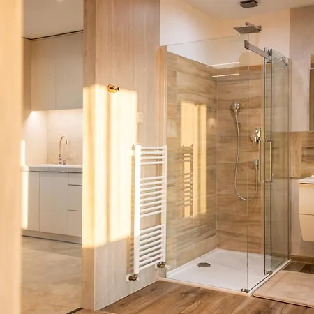 Penthouse Centrum Jacuzzi&view, Free Parking * Nitra